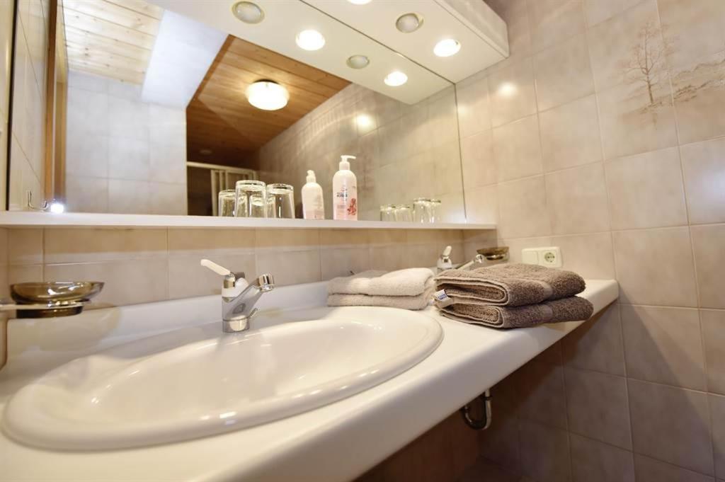 Bed and Breakfast Berghof Gundalatsch Gaschurn Esterno foto