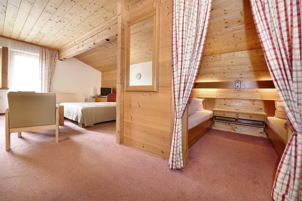 Bed and Breakfast Berghof Gundalatsch Gaschurn Esterno foto