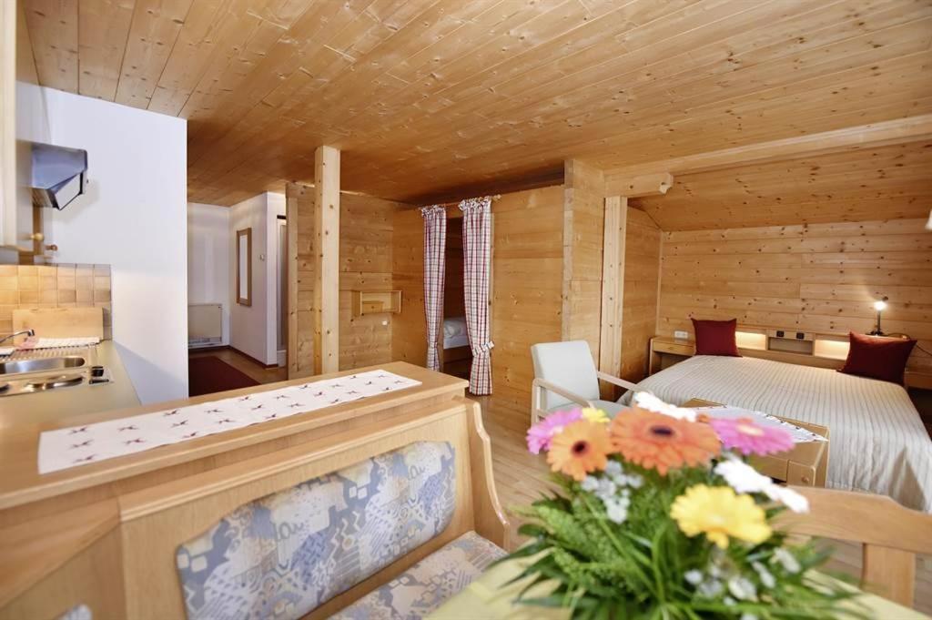 Bed and Breakfast Berghof Gundalatsch Gaschurn Esterno foto