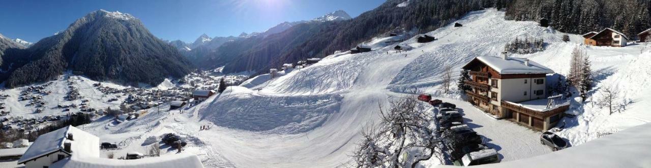 Bed and Breakfast Berghof Gundalatsch Gaschurn Esterno foto